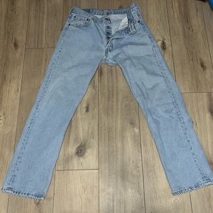 Levi’s light blue jeans